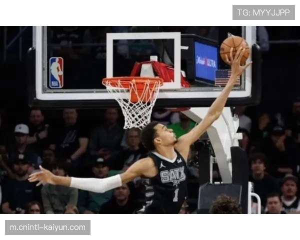 文班亚马攻防两端倾尽全力 赛后难掩失望情绪